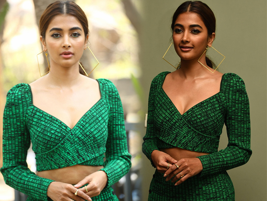 Pooja Hegde Promoting Radhe Shyam Movie